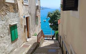 Apartment Zlatko , Ten Steps To The Sea