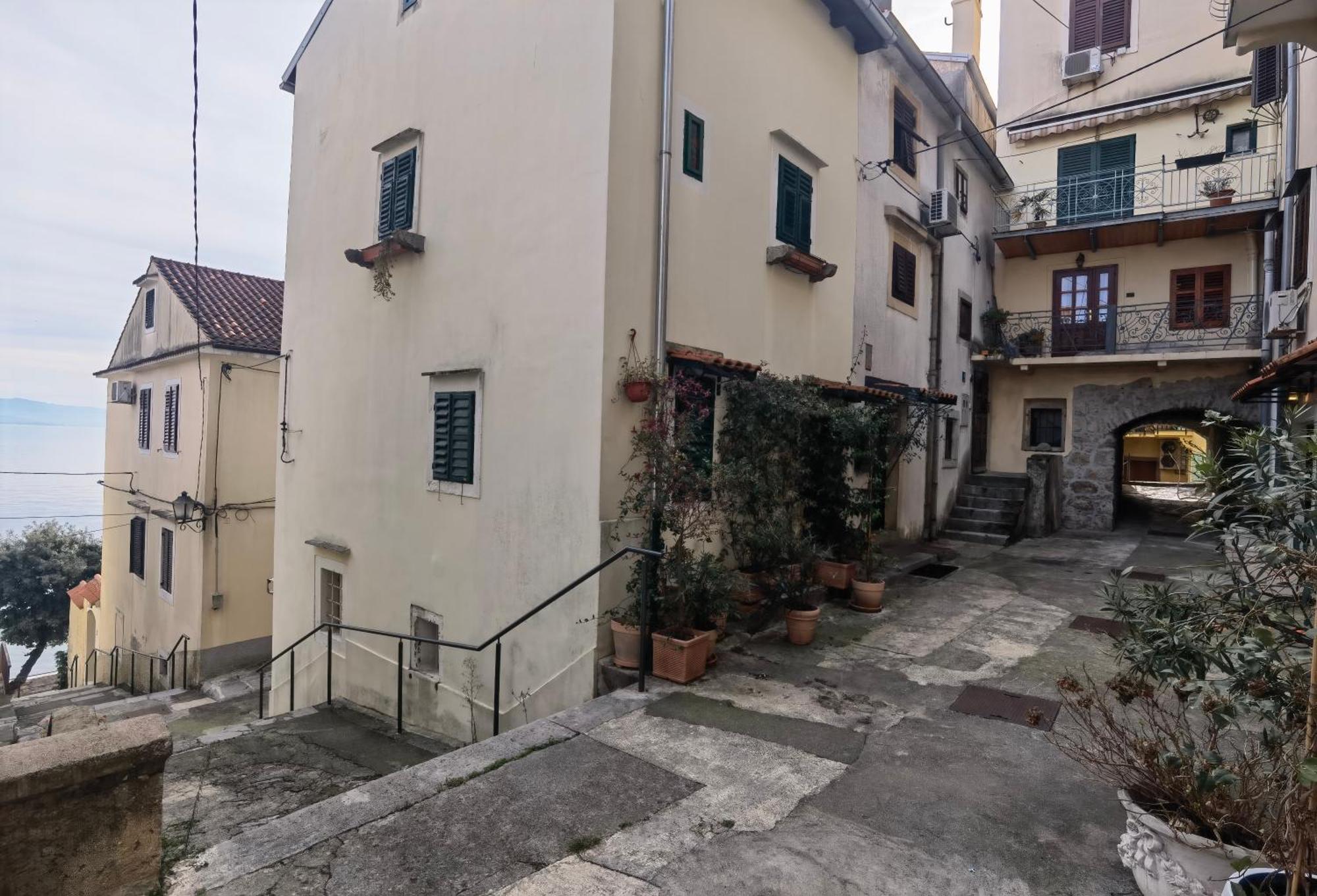 Apartment Zlatko , Ten Steps To The Sea Opatija Exterior foto