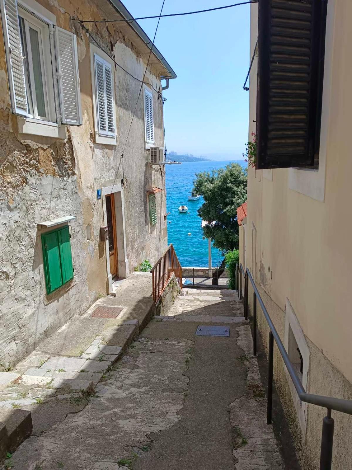Apartment Zlatko , Ten Steps To The Sea Opatija Exterior foto